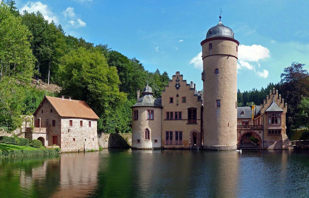 Aulbach' S Appartments Leidersbach Екстериор снимка